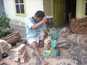 Wooden Jewelry Displays Factory Bali Indonesia