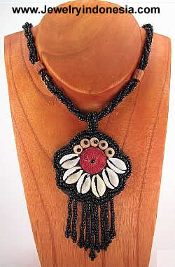 *** COWRY SHELL & CORAL NECKLACE ***