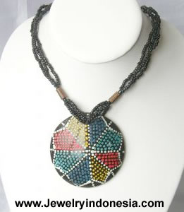 *** BEST SELLER ! MUST BUY ! *** Painted Wood Necklace