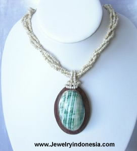 *** BEST SELLER ! MUST BUY ! *** Beads Necklace with Wood & Shell 