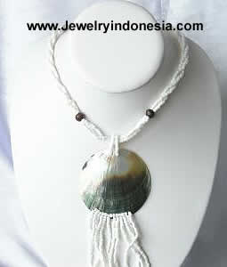 MOP SHELL & BEADS NECKLACE