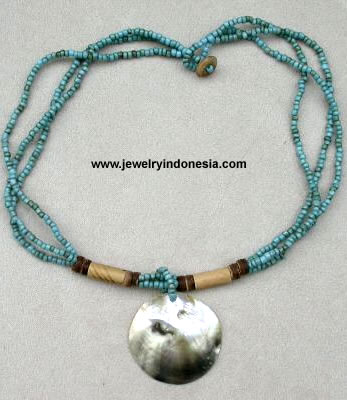 AUSTRALIA PEARL SHELL NECKLACES