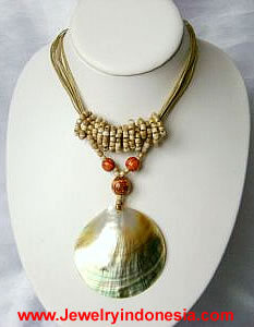 shell jewelry and accessories