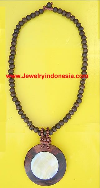 COCO WOOD BEADS NECKLACES