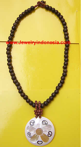 PALM WOOD BEADS NECKLACES