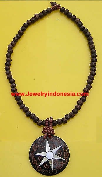 PALM BEADS NECKLACES