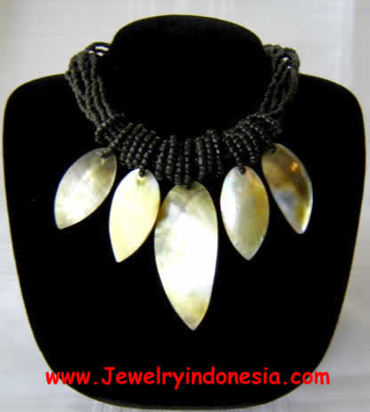 PEARL SHELL AND BEADS NECKLACE BEADS AND JEWELRY SUPPLIES  COMPANY IN BALI