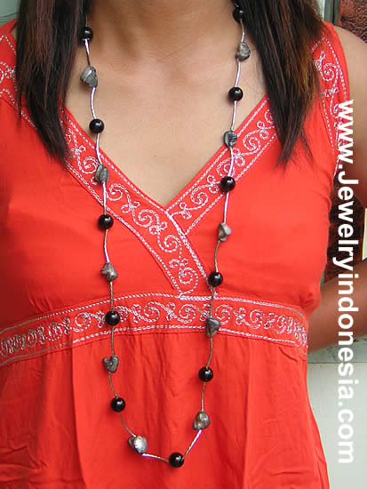 HANDMADE GLASS BEADS NECKLACES