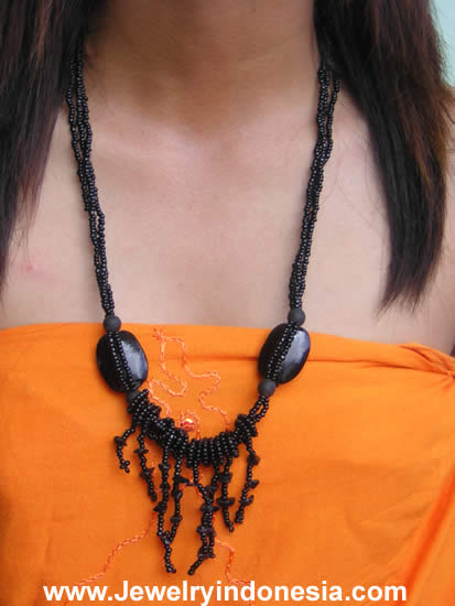 GLASS BEADS NECKLACES JEWELRY BALI INDONESIA