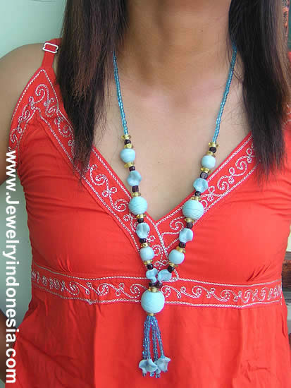 GLASS BEADS NECKLACES MANUFACTURER