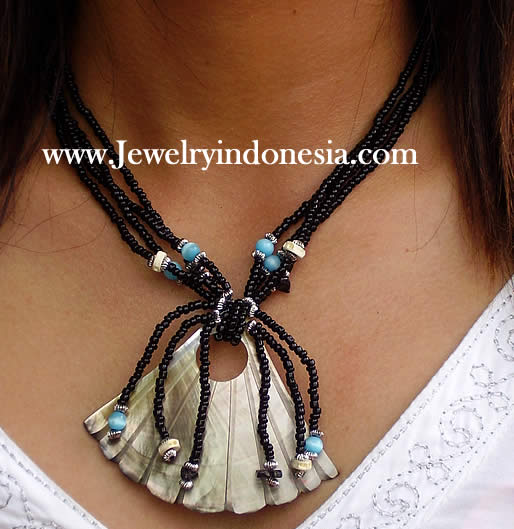 Sea Shell Necklaces Shop