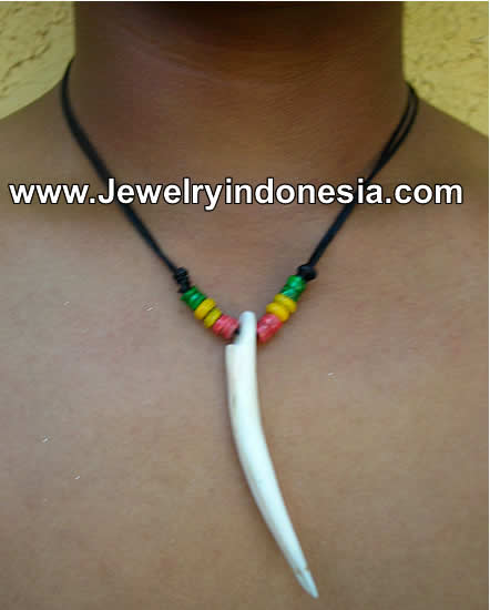 Sea Shell Claw Necklaces Jewelry