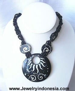 Resin & Shell Necklace RESIN JEWELRY INDONESIA