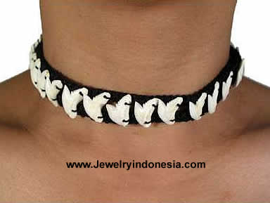 Shark tooth hot sale necklace choker