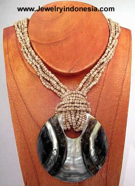 BEADS & MOP SHELL NECKLACE