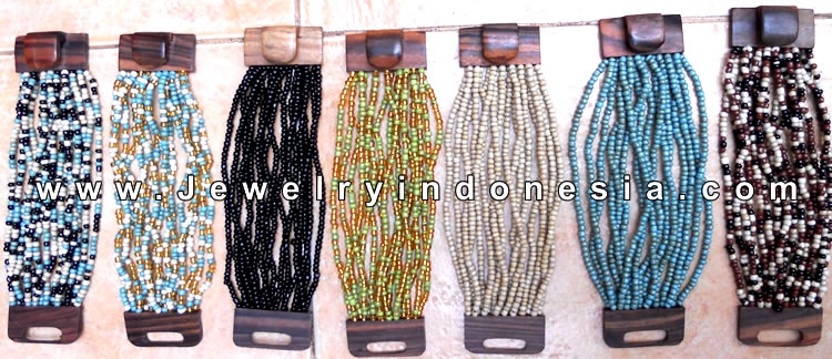 Beaded bracelets with wood from Bali