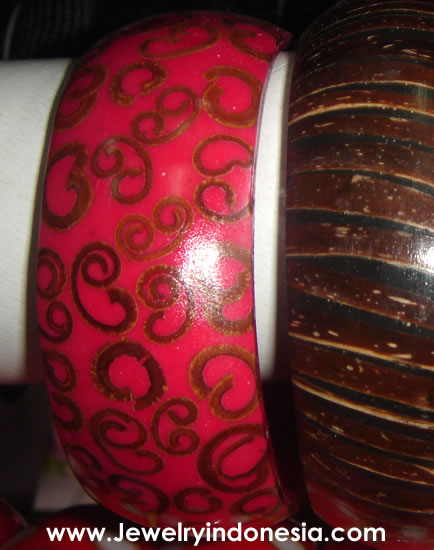 Wood Bangles Producer Bali Indonesia