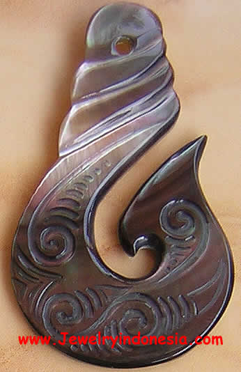 Carved Pearl Shell New Zealand Maory