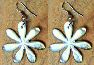 Mother of Pearl Shell Earrings . Cheap fashion jewelry from Bali